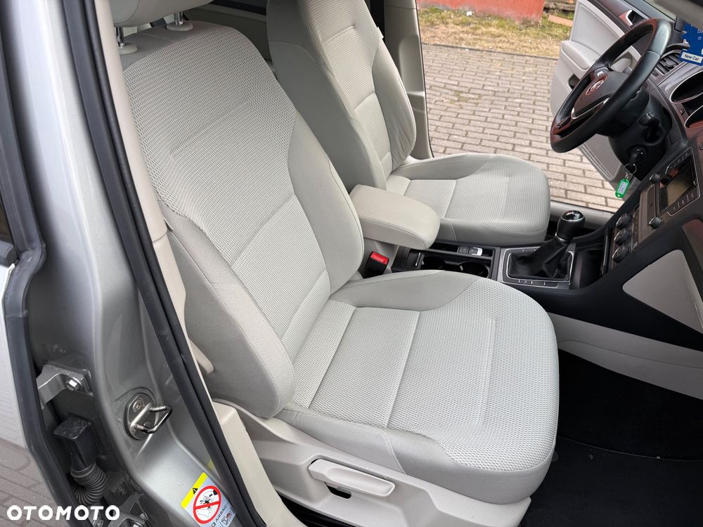 Volkswagen Golf - 14