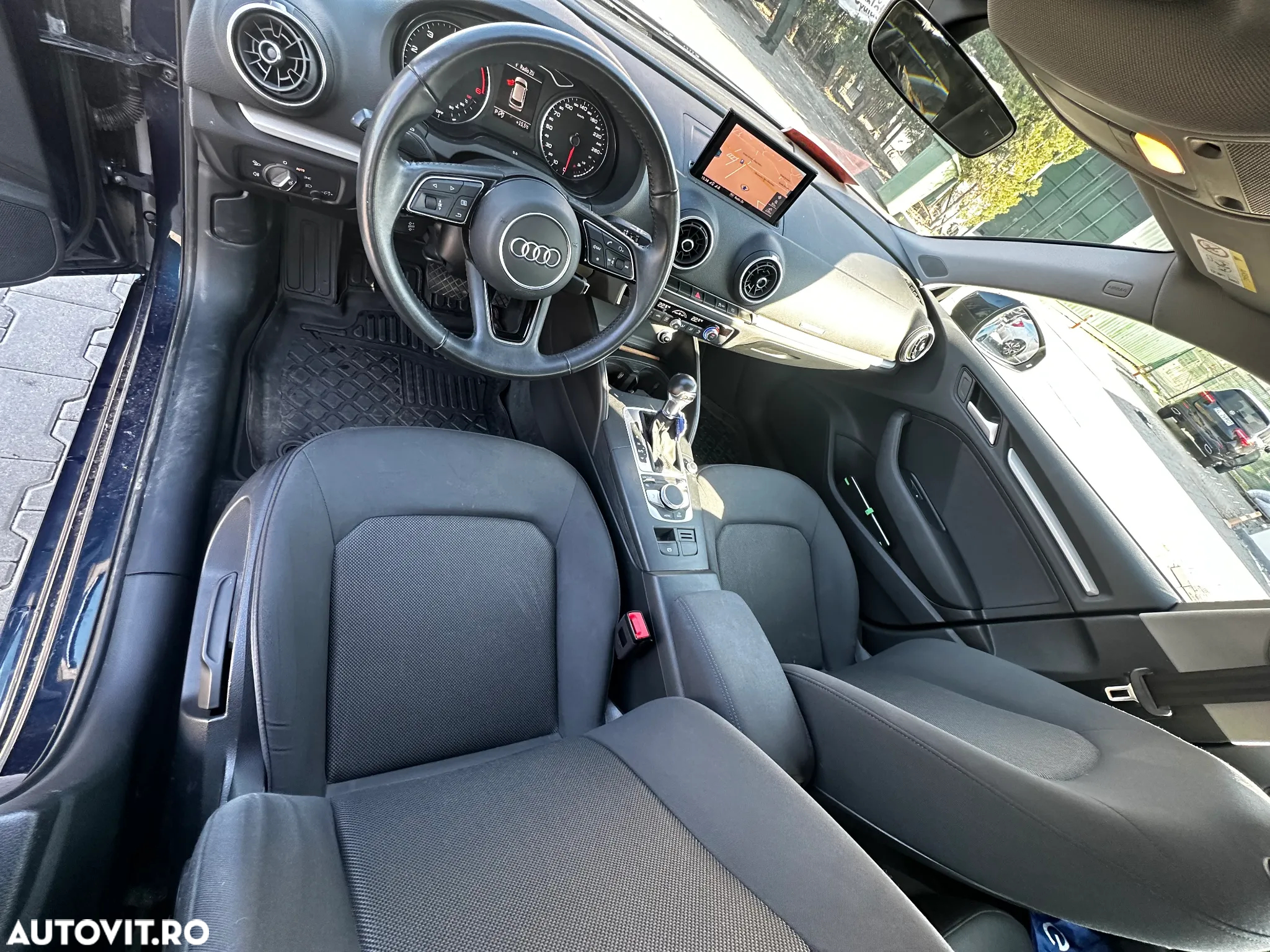 Audi A3 1.6 TDI clean Stronic Attraction - 8
