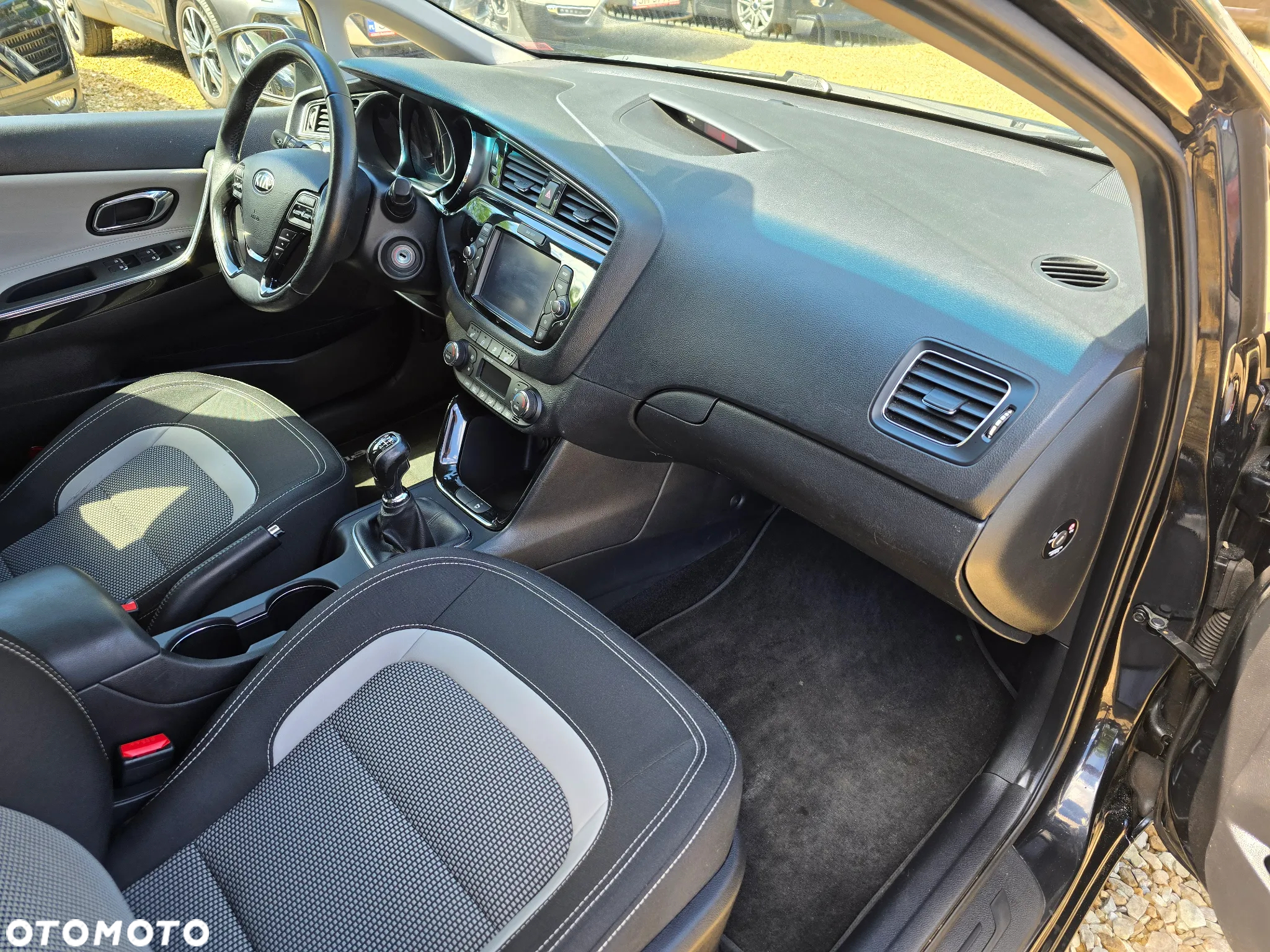 Kia Ceed 1.6 GDI Dream-Team Edition - 10