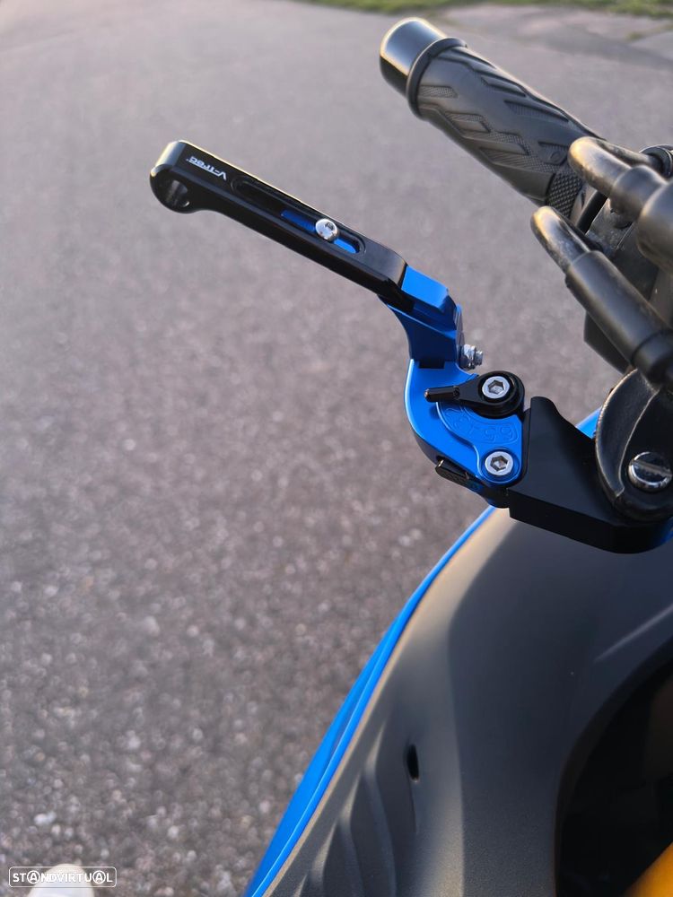 Suzuki GSX - 3