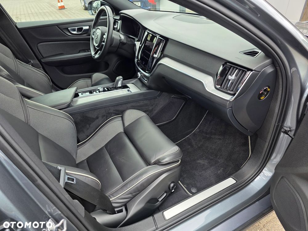 Volvo S60 B4 B R-Design - 33