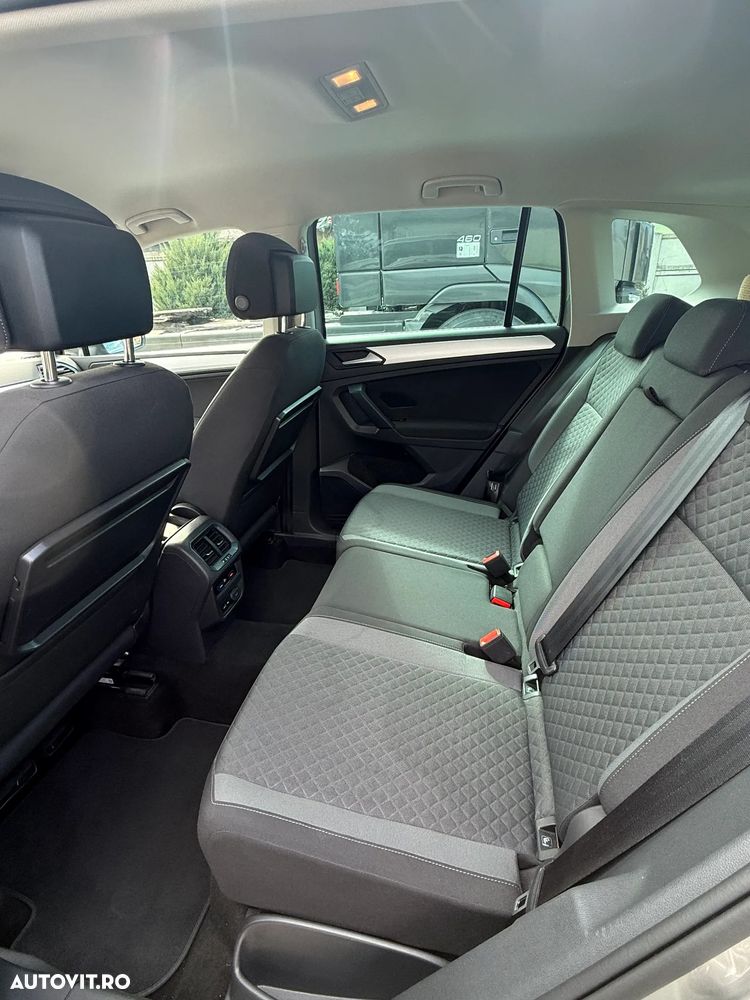 Volkswagen Tiguan - 8