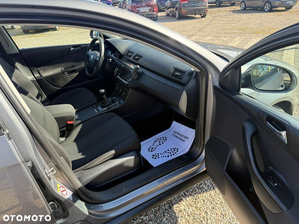 Volkswagen Passat - 24