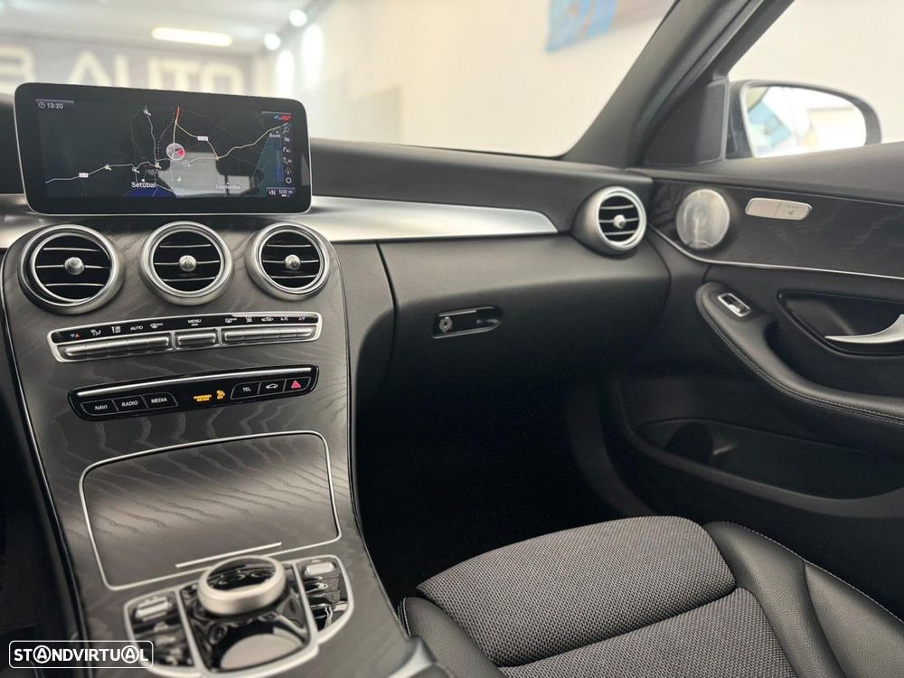 Mercedes-Benz C 300 de Avantgarde - 32