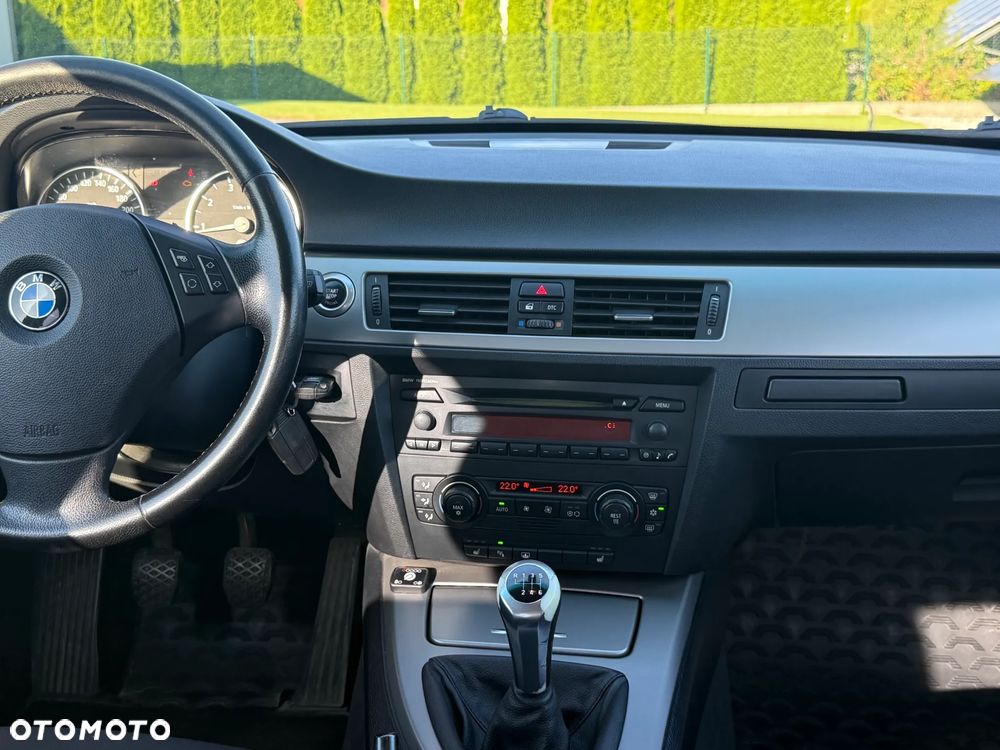 BMW Seria 3 320i - 15