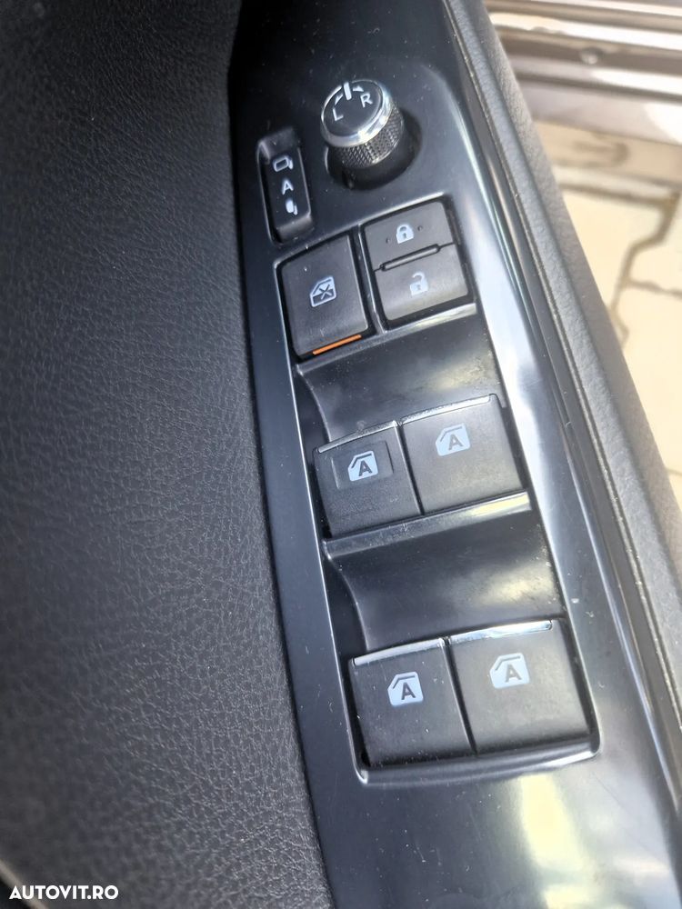 Toyota Camry 2.5 Exclusive - 15