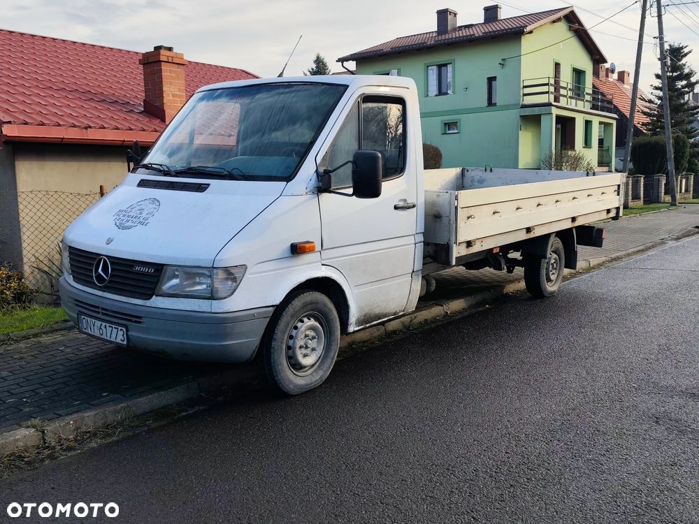 Mercedes-Benz Sprinter - 1