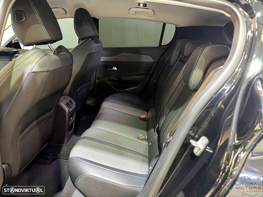 Peugeot 308 1.2 PureTech Allure - 17