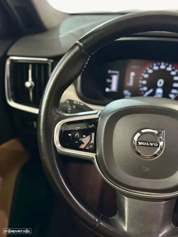 Volvo V90 2.0 D4 Momentum Geartronic - 18