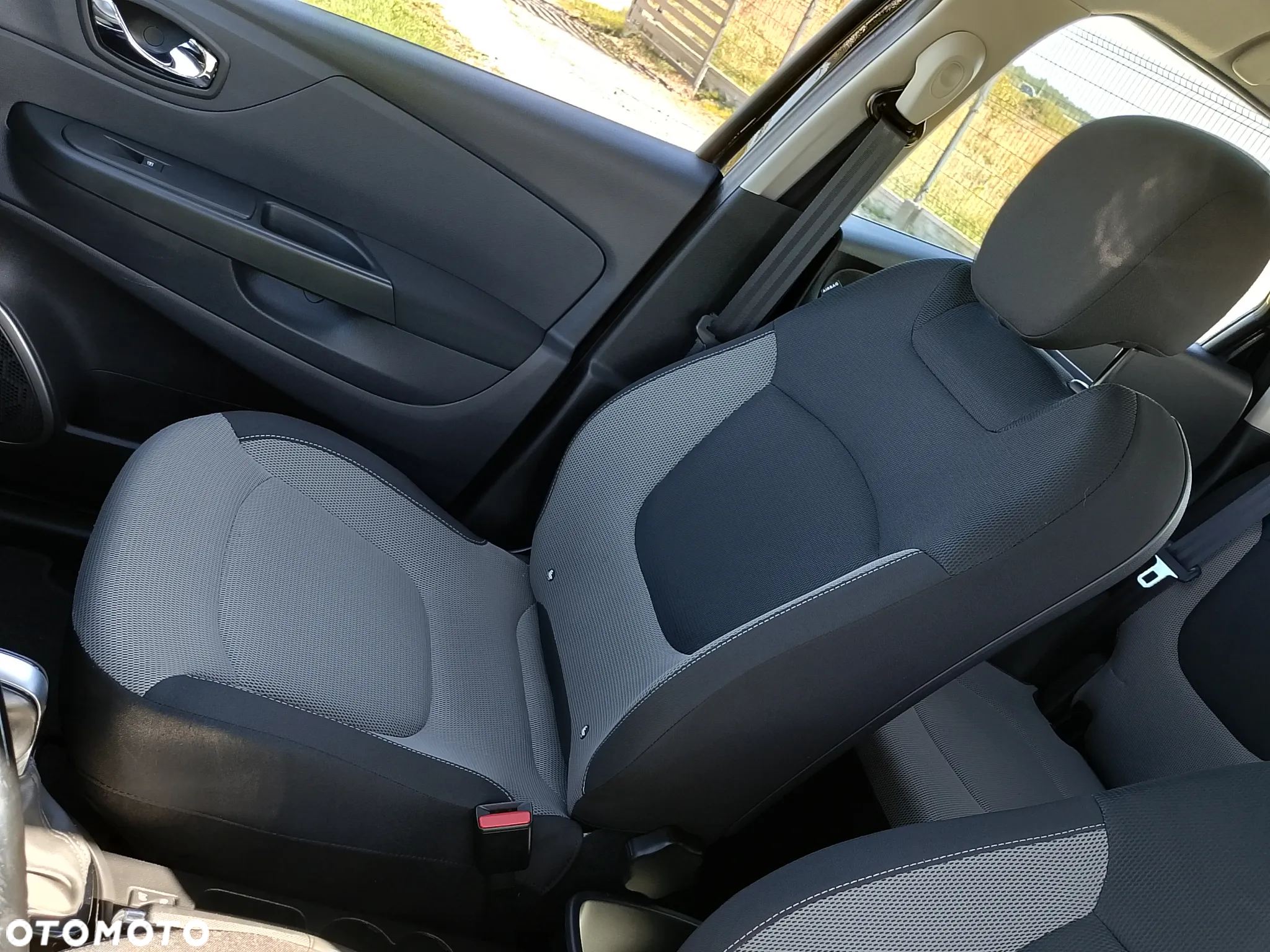 Renault Captur 1.2 Energy TCe Limited EDC - 27