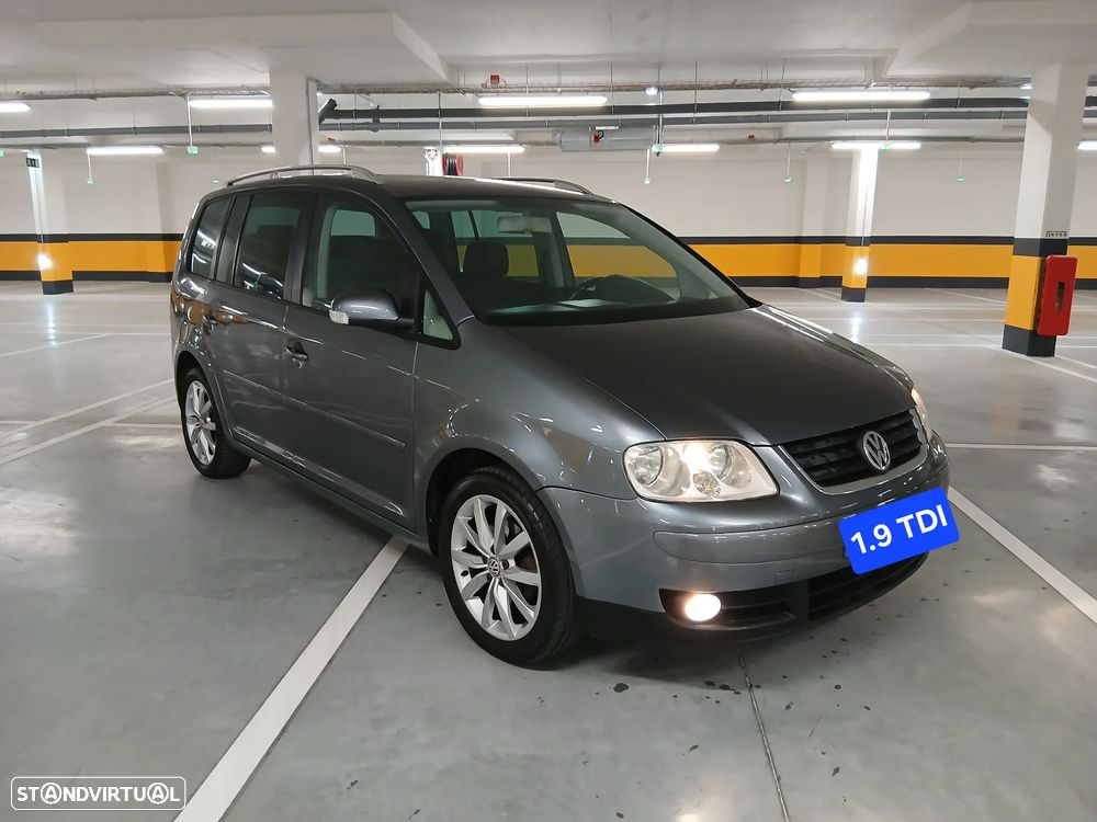 VW Touran 1.9 TDi Highline 7L - 1