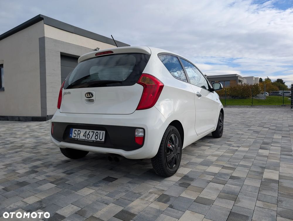 Kia Picanto 1.0 Fifa World Cup Edition - 10