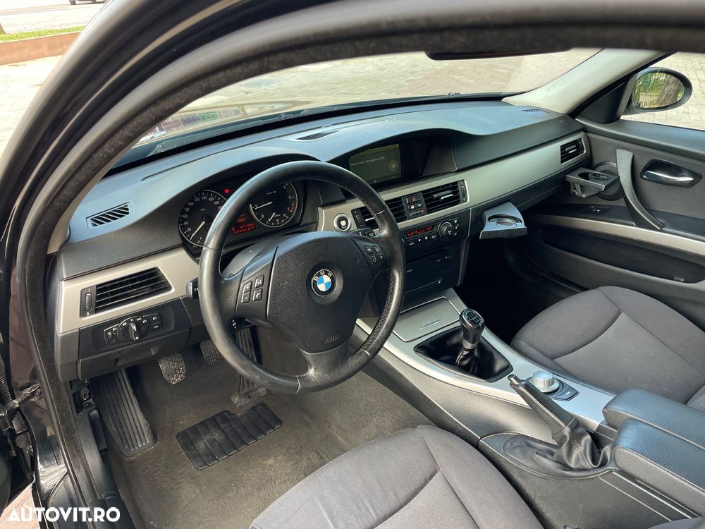 BMW Seria 3 318i - 12