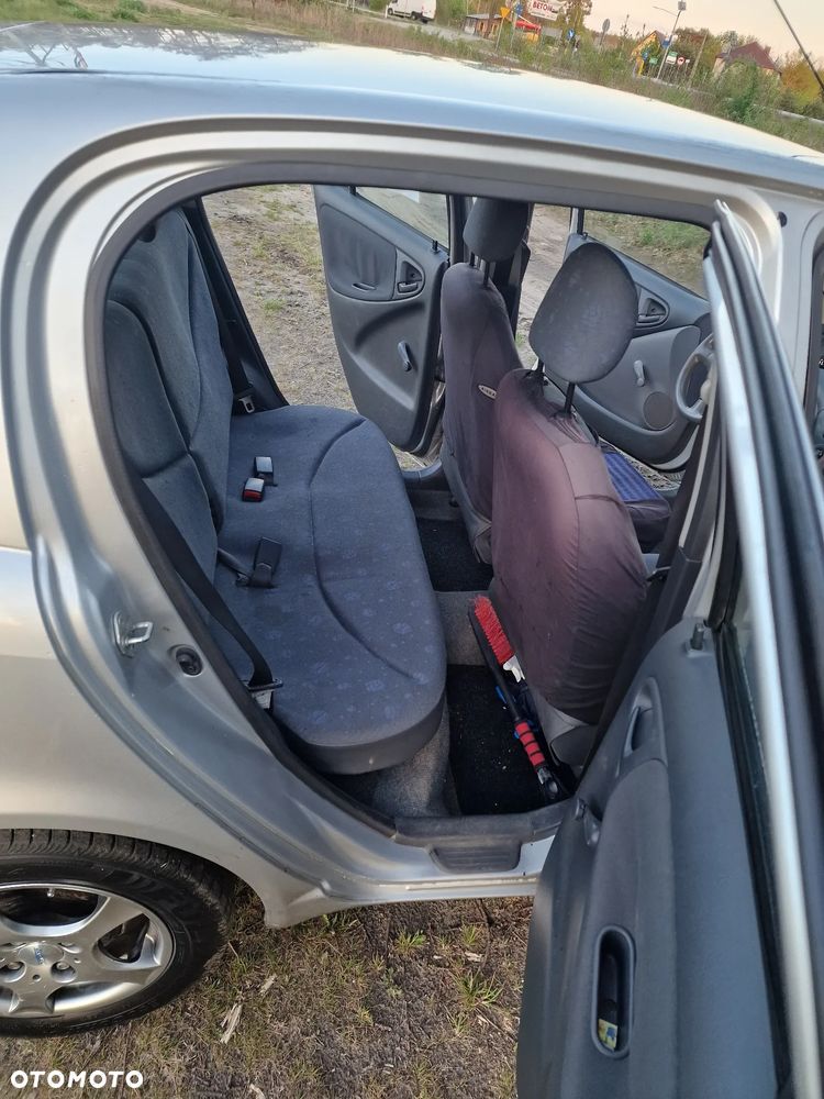 Toyota Yaris 1.0 Base - 16