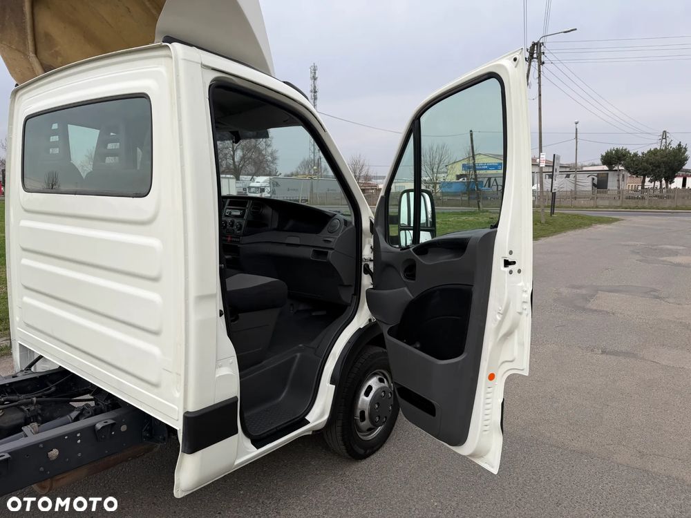 Iveco 35C15 * 3.0 / 150KM * Rama do zabudowy * Rozstaw osi: 4.1m * Koła bliźniacze * - 28