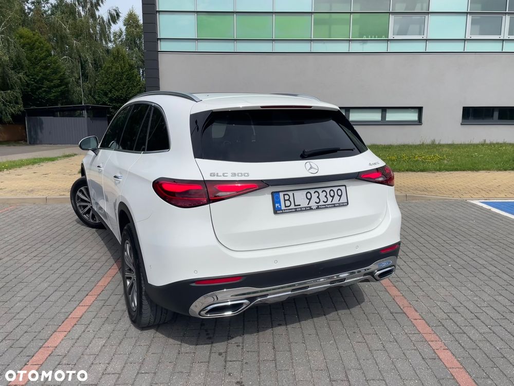 Mercedes-Benz GLC 300 4Matic 9G-TRONIC Avantgarde Advanced - 3