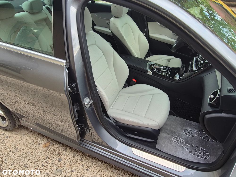 Mercedes-Benz Klasa C 300 7G-TRONIC AMG Line - 16