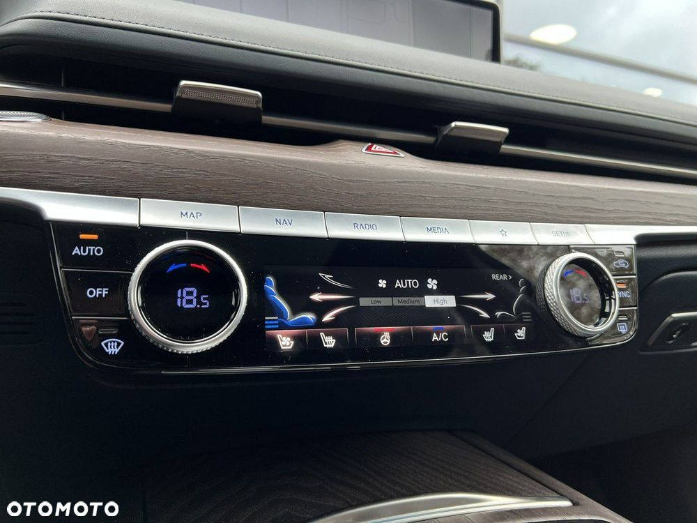 Genesis G80 - 25