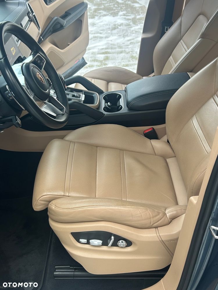 Porsche Cayenne S - 21