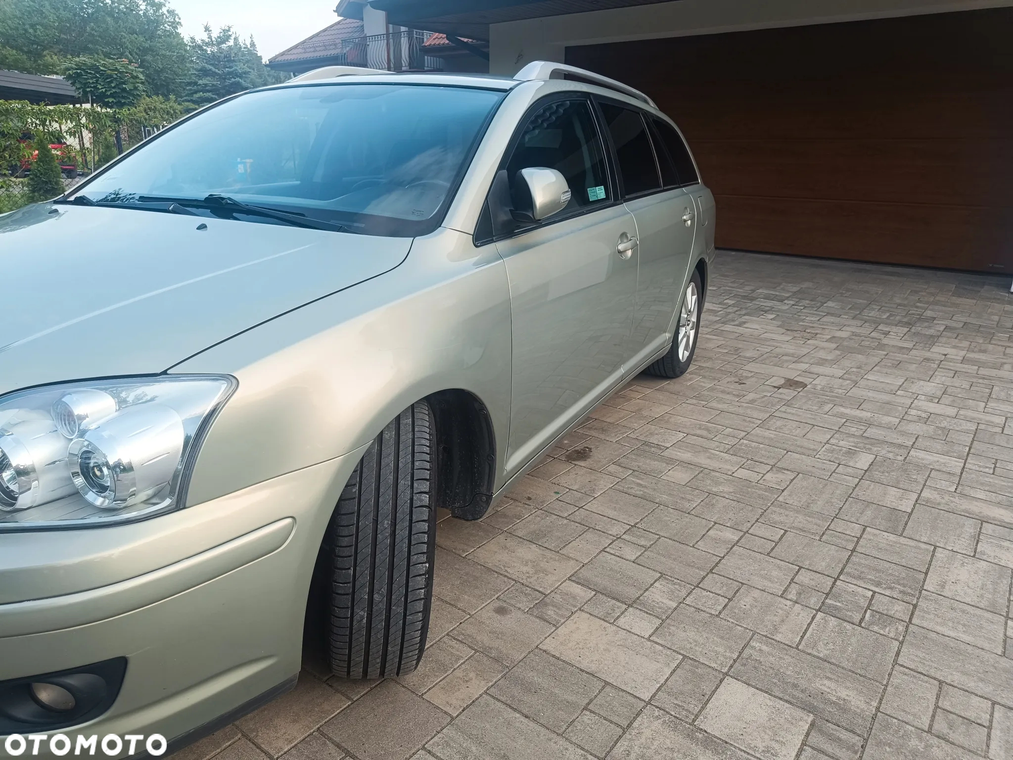 Toyota Avensis 2.0 D-4D Sol+NAVI - 2