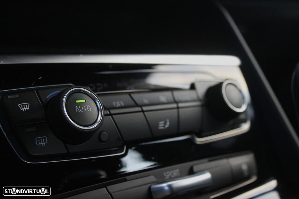 BMW 216 Active Tourer d Advantage Auto - 34