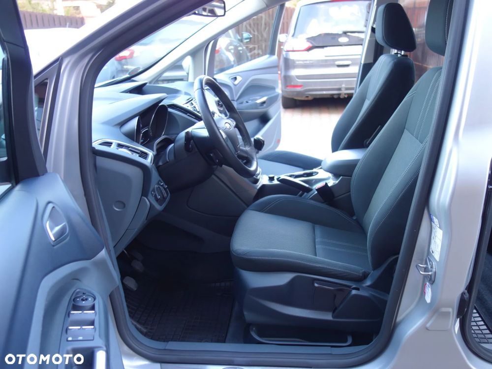 Ford Grand C-MAX 2.0 TDCi Titanium - 29