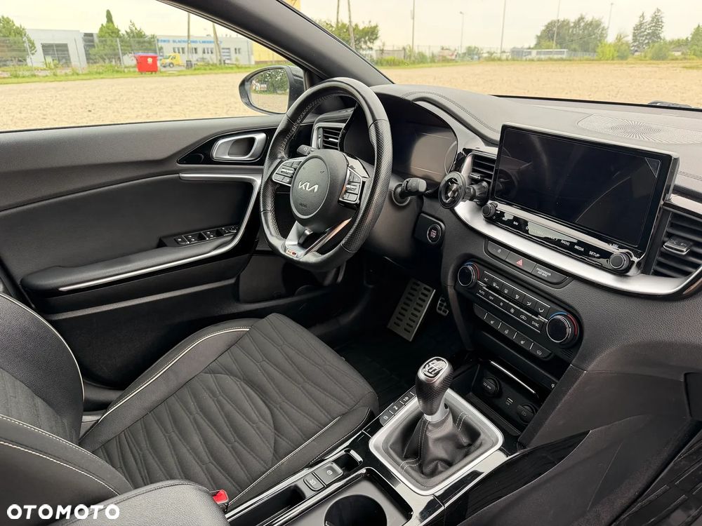 Kia ProCeed 1.5 T-GDI GT Line - 10