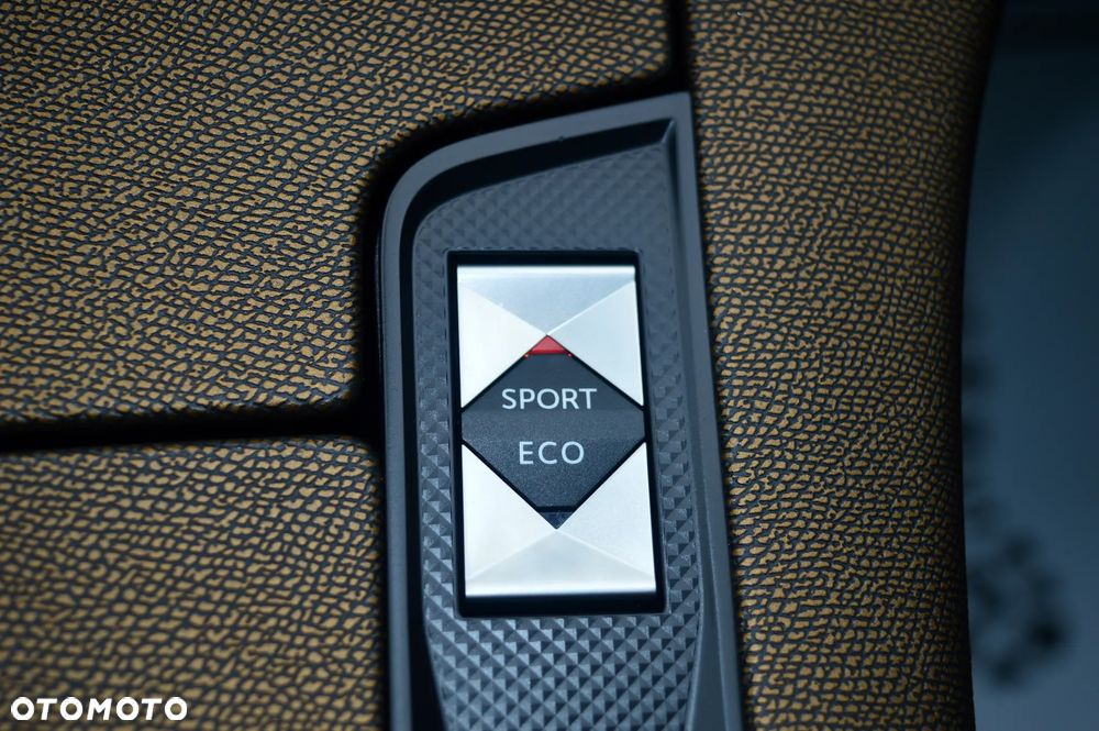 DS Automobiles DS 7 Crossback - 32