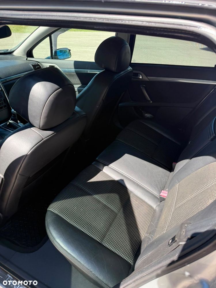 Peugeot 407 - 8