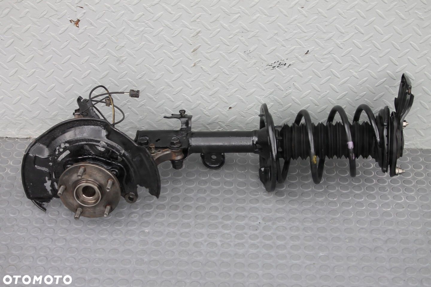 MCPHERSON AMORTYZATOR ZWROTNICA PRAWY PRZÓD TOYOTA RAV4 IV 2.0 D4D 12-15 - 1