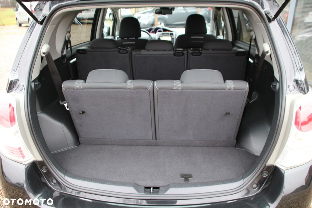 Toyota Verso 1.8 Sol plus NAVI 7os - 28