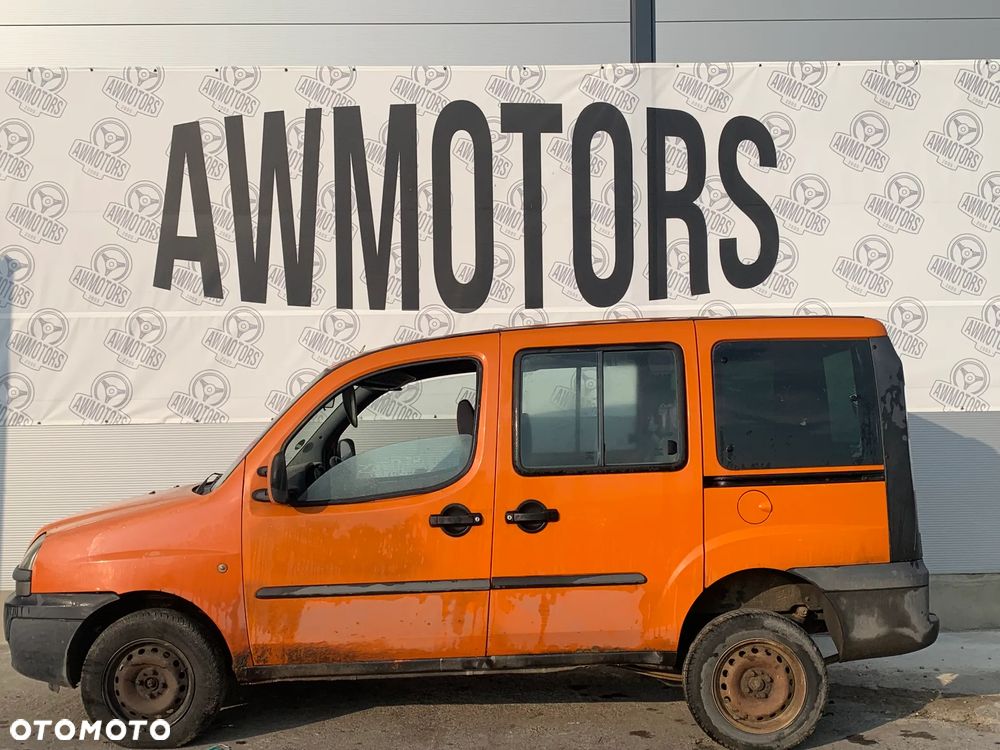 FIAT DOBLO 2001 *SAMOCHÓD NA CZĘŚCI* 2526 MASKA, LAMPA, DRZWI, LUSTERKO, ZDERZAK, GRILL, BŁOTNIK, KLAPA, BELKA, DESKA, FOTELE, KANAPA, ĆWIARTKA, KIEROWNICA, TARCZE, ZACISKI, ZAWIESZENIE, KOMPLETNY PRZÓD, KOMPLETNY TYŁ, LICZNIK, ZEGARY, PRAWE LEWE PRZÓD TYŁ