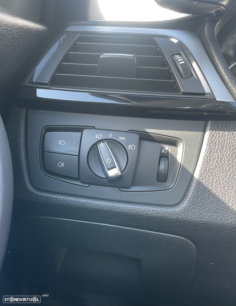 BMW 320 d Auto Pack M - 23