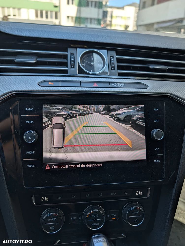 Volkswagen Passat - 4