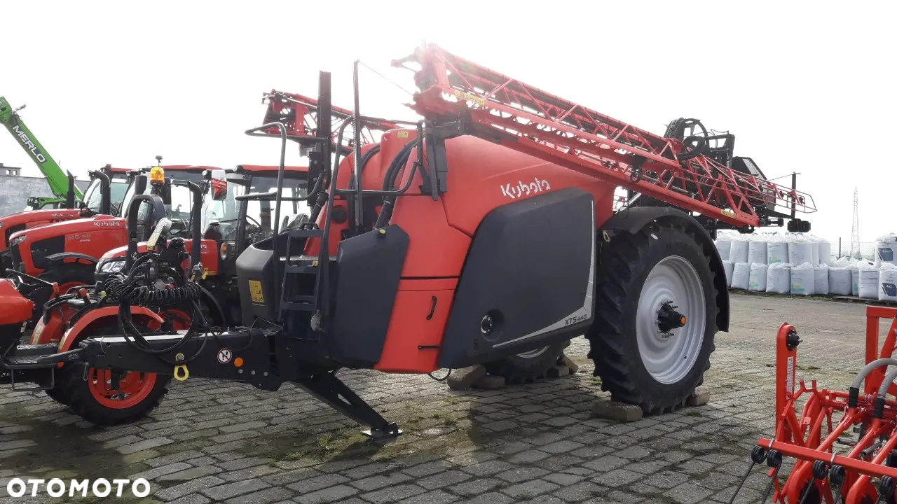 Kubota XTS4 - 3