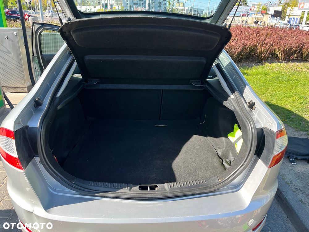 Ford Mondeo 1.6 Silver X - 14