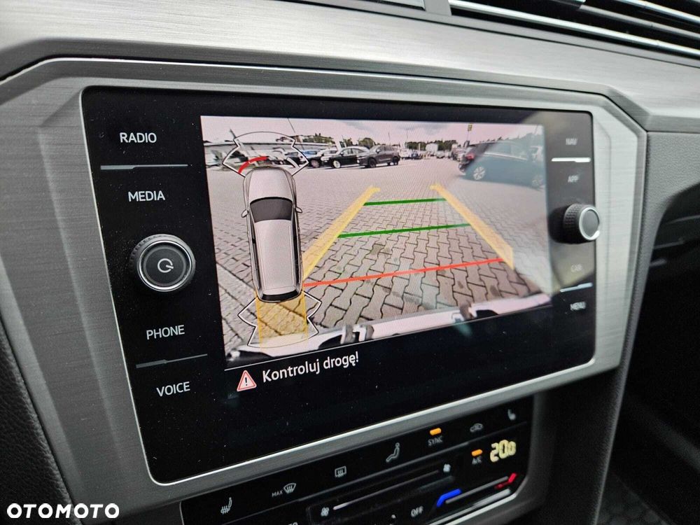 Volkswagen Passat - 19