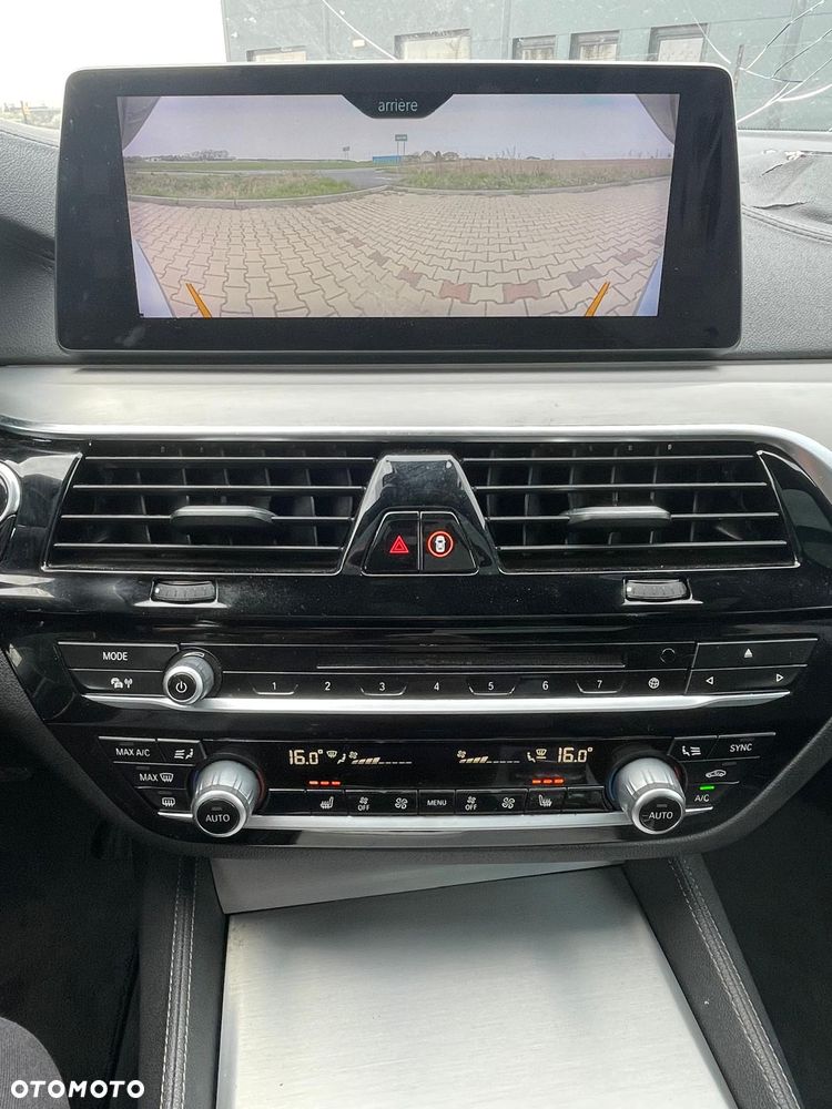 BMW Seria 5 520d xDrive Luxury Line - 16