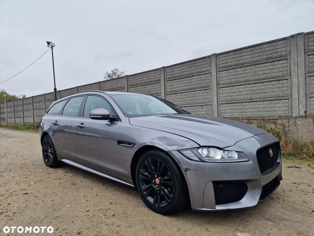 Jaguar XF 20d Sportbrake R-Sport - 37