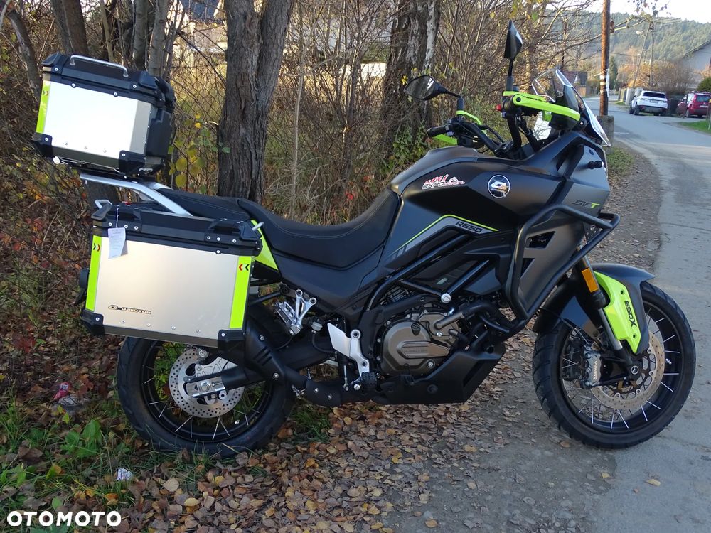 QJMOTOR SVT 650X - 2