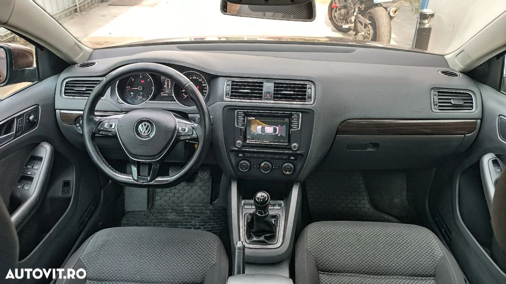 Volkswagen Jetta 2.0 TDI Comfortline - 13