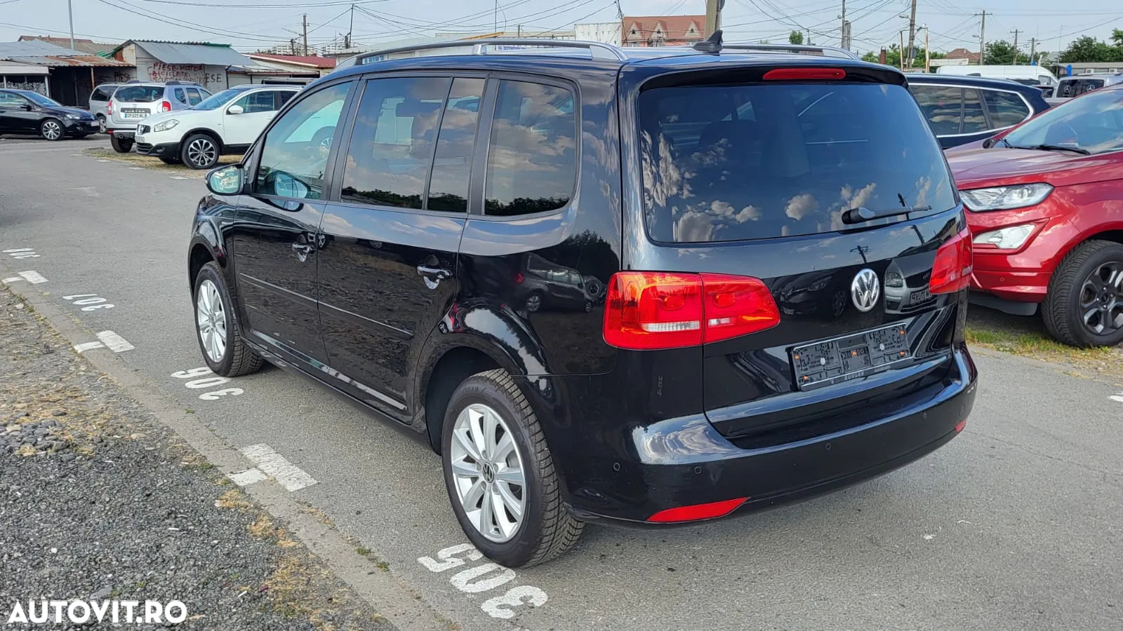 Volkswagen Touran - 4