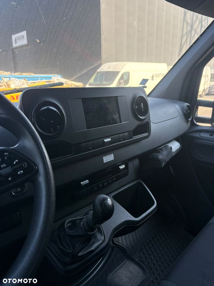 Mercedes-Benz Sprinter - 6