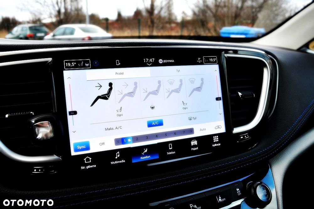 Chrysler Pacifica - 14