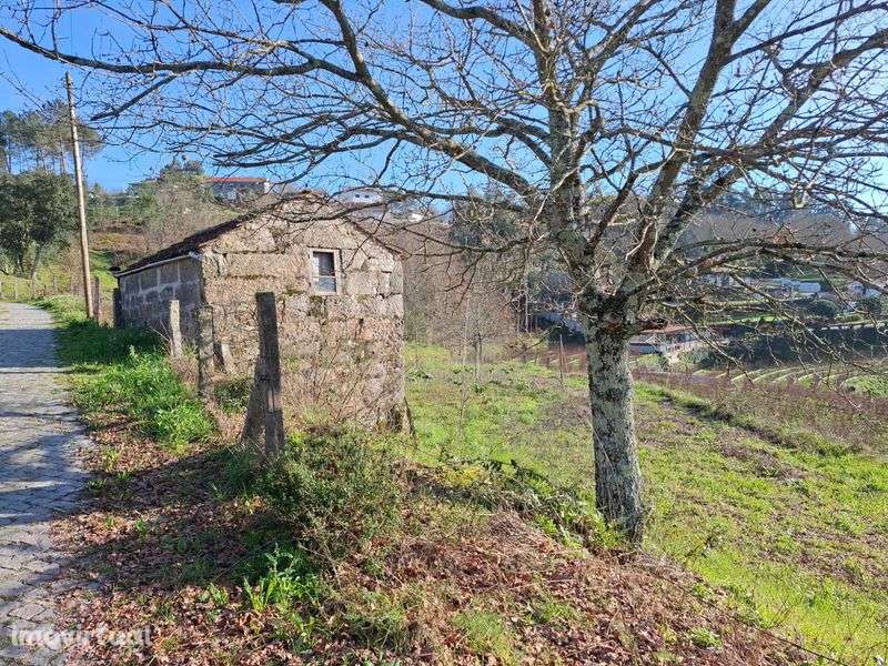 Terreno 4.100 m² com pequena habitação – Avessadas (Com Boa Vista) - Grande imagem: 2/5