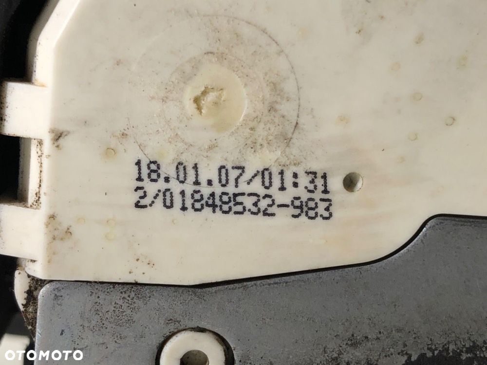 ZAMEK DRZWI PRAWY PRZÓD  MINI MINI (R56) 2005 - 2014 One 70 kW [95 KM] benzyna 2006 - 2010 4416272 - 5