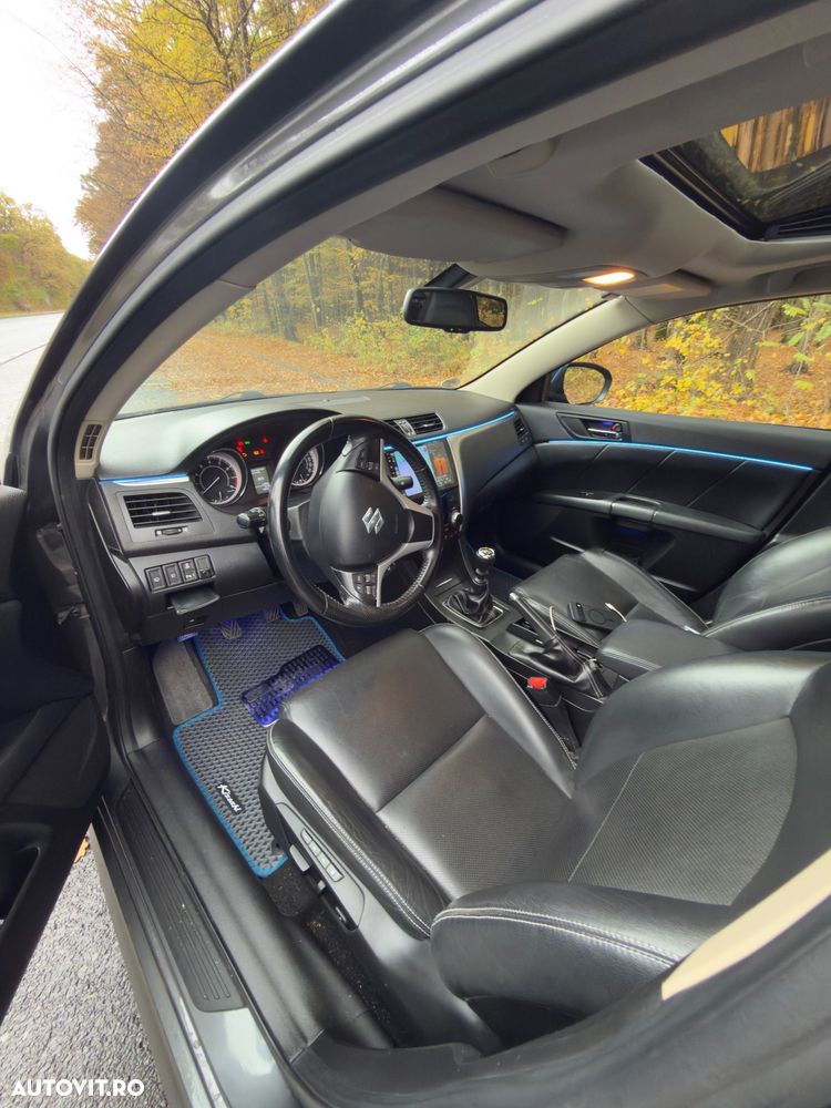 Suzuki Kizashi 2.4 4x2 Sport - 16