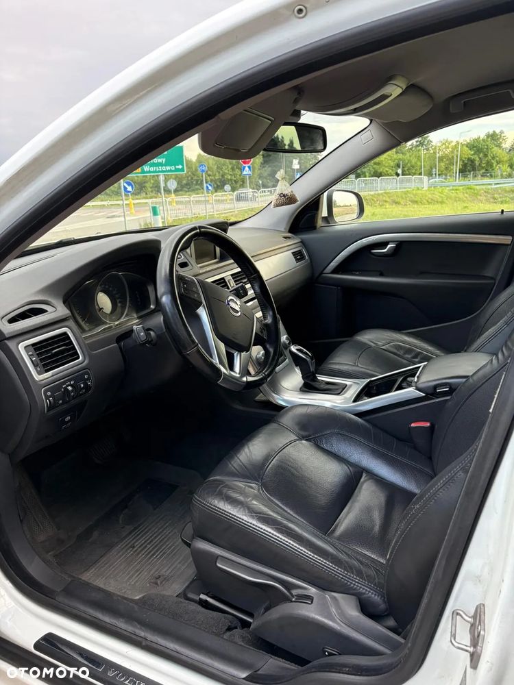 Volvo V70 D5 Geartronic Kinetic - 13