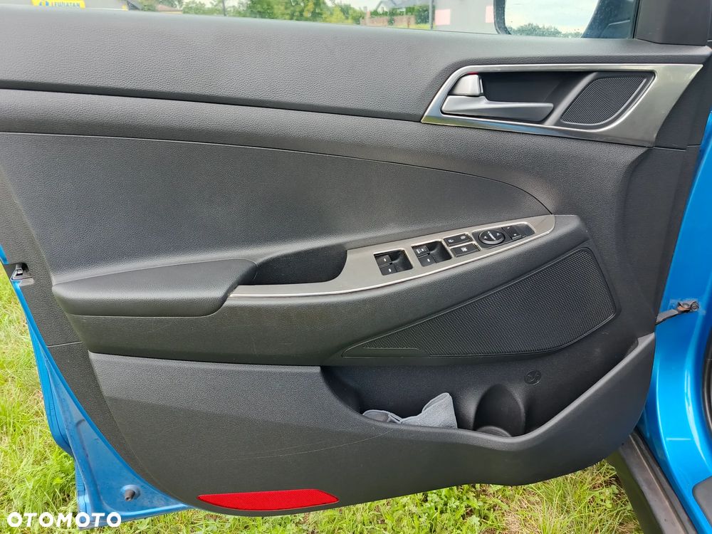 Hyundai Tucson 1.7 CRDI BlueDrive Style 2WD - 24