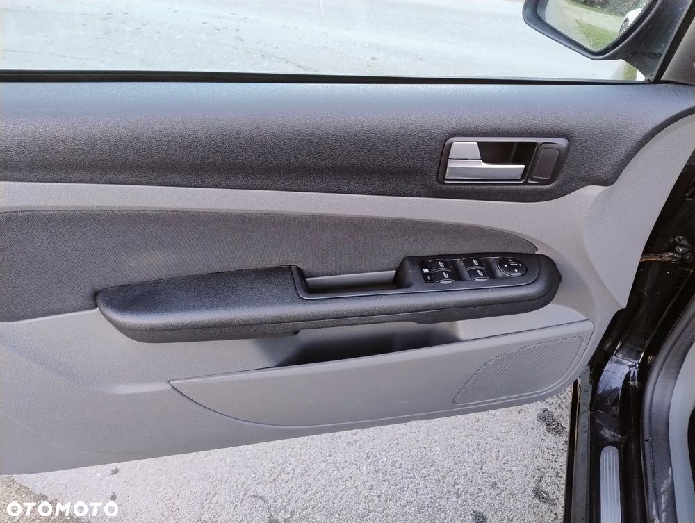 Ford Focus Coupe-Cabriolet 2.0 16V Black Magic - 11